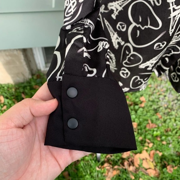 Catherine Malandrino Black & white heart button up collared long sleeve blouse - Picture 6 of 8